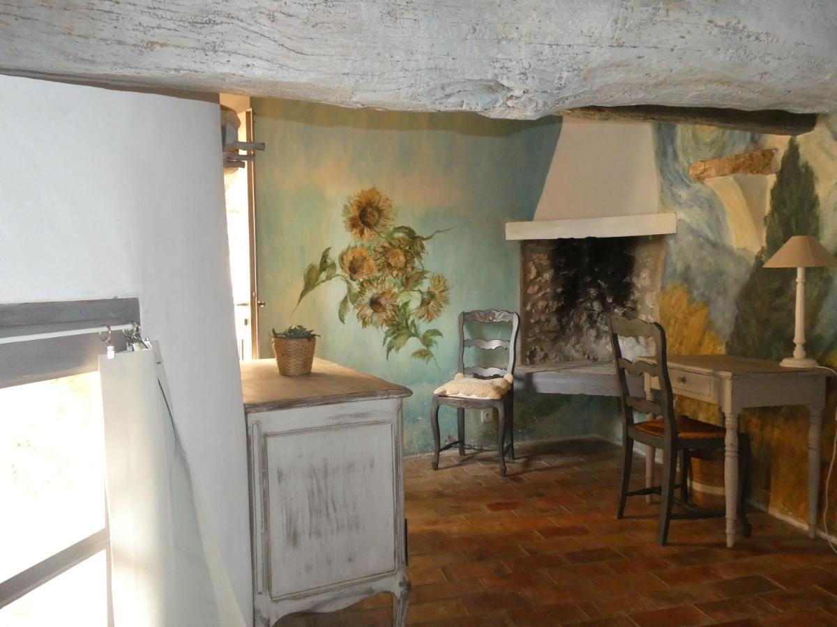 Le Jas Des Aiguiers Hotel Saint-Saturnin-les-Apt Exterior photo