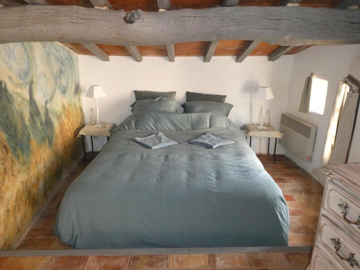 Le Jas Des Aiguiers Hotel Saint-Saturnin-les-Apt Exterior photo
