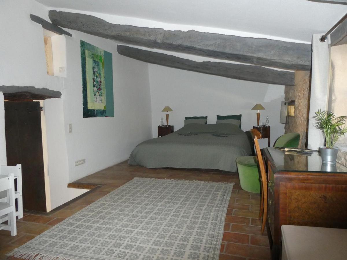 Le Jas Des Aiguiers Hotel Saint-Saturnin-les-Apt Exterior photo