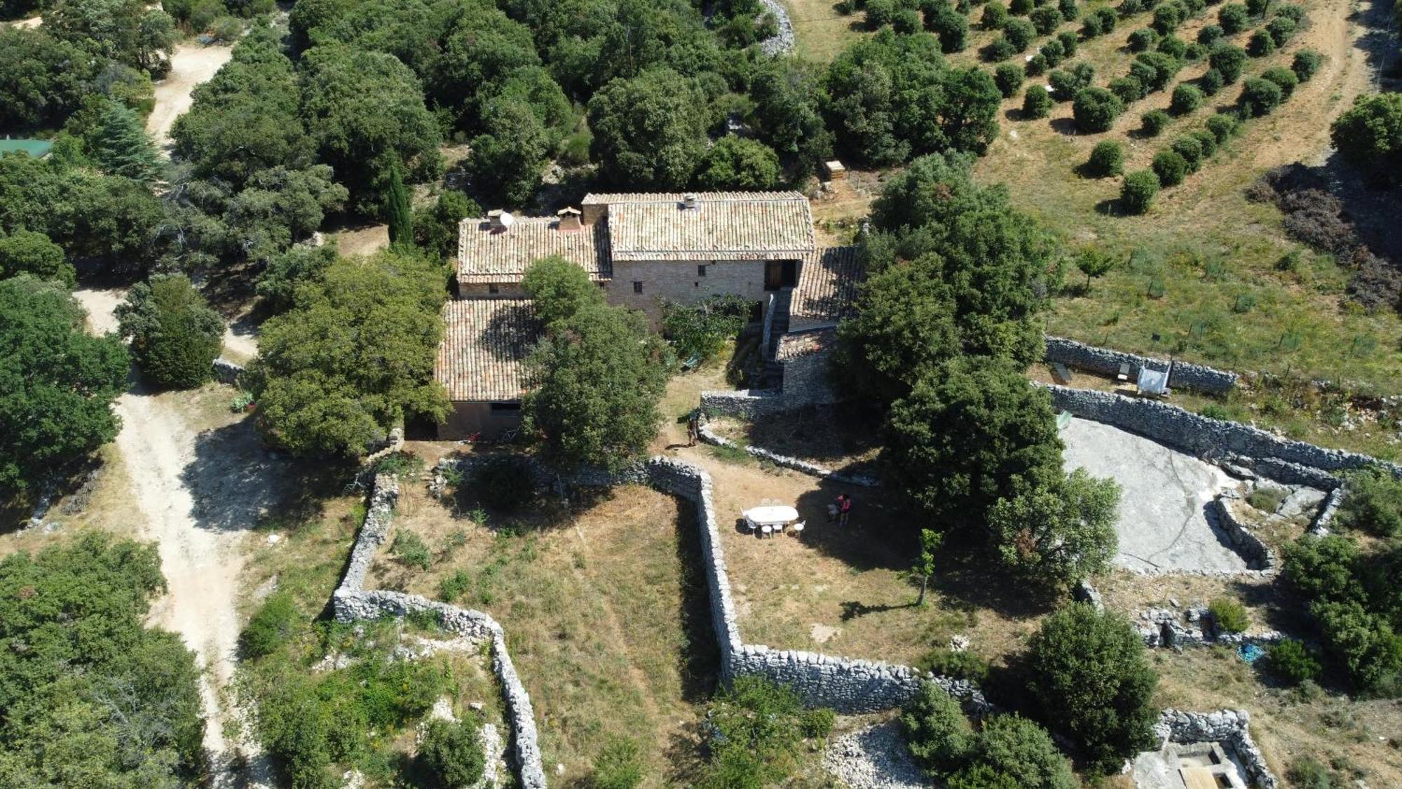 Le Jas Des Aiguiers Hotel Saint-Saturnin-les-Apt Exterior photo